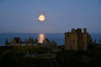2507Dunnotter Castle moonriseJDALRC