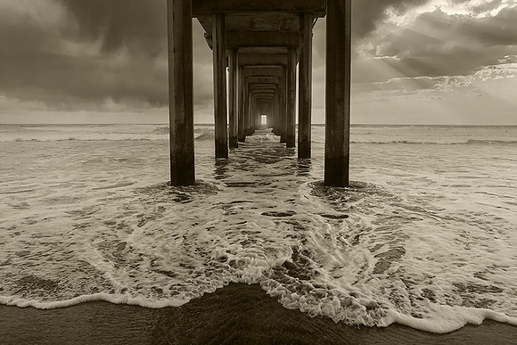 DSC_4093ScrippsPierJDA2 bw-sepia LRC